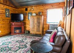 Lakeside Log Cabins and Blufftop Hillside Cabin - Sand Springs - Living room