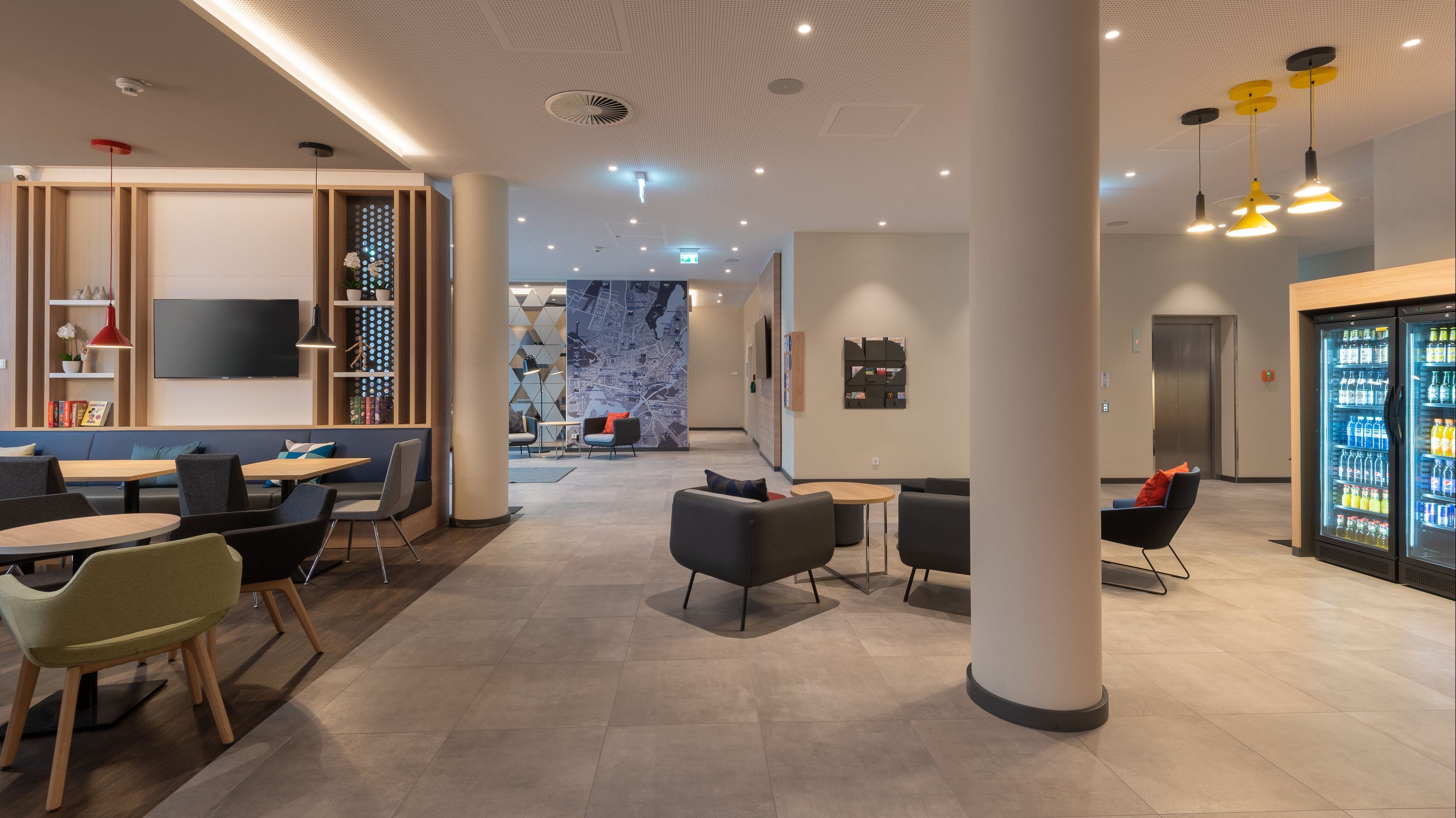 Holiday Inn Express and Suites Potsdam, an IHG Hotel - פוטסדאם - בניין