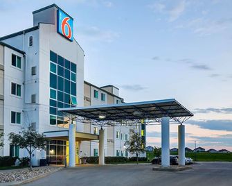 Motel 6 Grande Prairie - Grande Prairie - Toà nhà