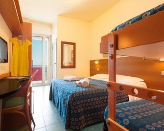 Hotel Atlantic Vista Mare - Pesaro - Habitación