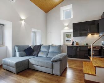 Moradia Dos Castelos Azul - Ourem - Wohnzimmer