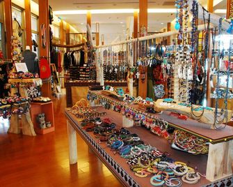 Luminous Hot Spring Resort & Spa - Luye Township - Tienda