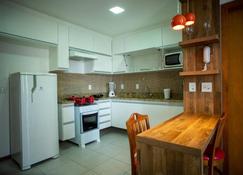 Apartment Kitchen In Front Of Itaparica Beach - Vila Velha - Cocina