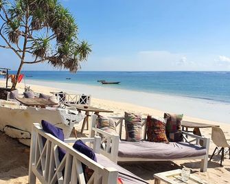 Bahari Dhow Beach Villas - Diani Beach - Playa
