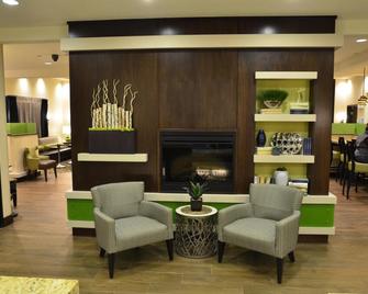 Holiday Inn Express & Suites Belgrade By IHG - Belgrade - Lobby