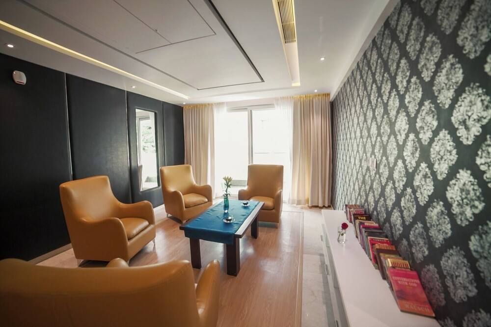 Bngv Grandeur Hotel & Banquets thumbnail 2