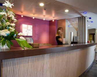 Park Hôtel & Appartements - Cholet - Front desk