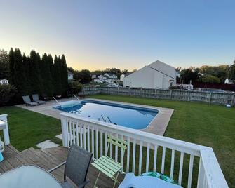 3 bedroom house with fenced in yard and pool close to Syracuse - Cicero - Pool