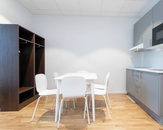 Arlandastad/Apartdirect Arlandastad - Rosersberg - Jadalnia