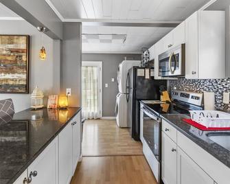 Relaxing getaway near the largest lake in NJ - Lake Hopatcong - Kitchen