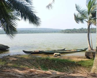 English owned Villa great Location - Kovalam- Free starter pack & WIFI - Thiruvananthapuram - Strand