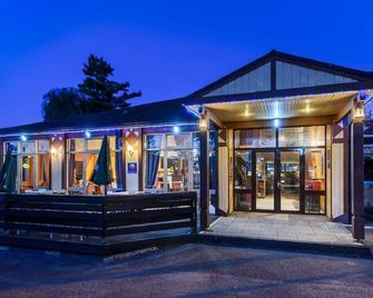 FH Confort Hotel Orléans Co'met - אורליאן - בניין