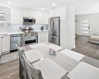 Dilworth Retreat - Walk to Everything - Parking - Charlotte - Kitchen