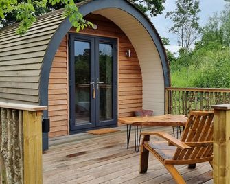 The Pear Tree Inn - Melksham - Patio