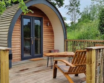 The Pear Tree Inn - Melksham - Patio