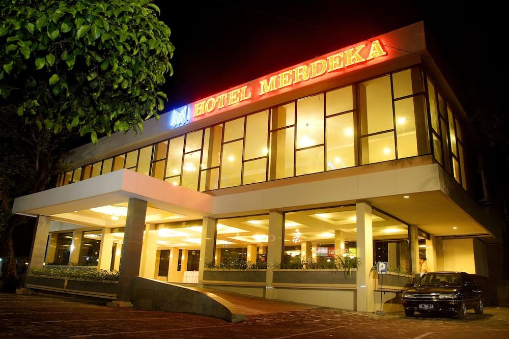 Hotel Merdeka Madiun - Madiun - Gebouw