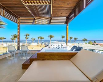 منتجع ساتايا ريزورت مرسى علم - مرسى علم - شرفة