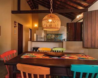 Bangalôs do Gameleiro - Tamandare - Salle à manger
