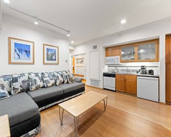 Palisades Tahoe Lodge Rentals Studio #109 - 奧林匹克谷 - 客廳