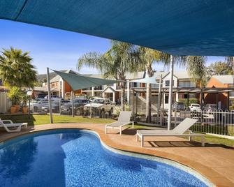Quest Tamworth - Tamworth - Pool