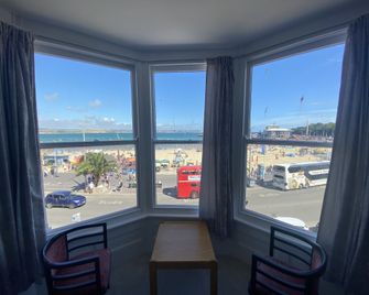 فيرهافن هوتل - ويماوث - شرفة