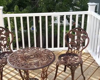 Cozy & Comfortable Apartment Close To Time Square Nyc - North Bergen - Balcony