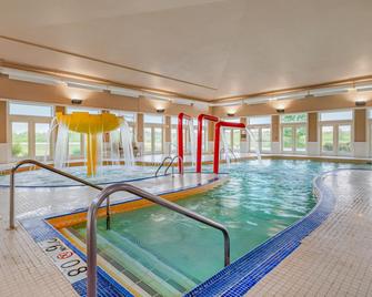 Comfort Inn and Suites Sheboygan I-43 - Sheboygan - Piscina