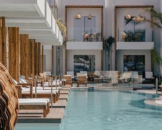 Galazio Beach Resort - Χερσόνησος - Πισίνα