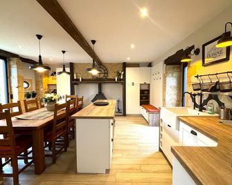 Lovingly Restored Barn With Heated Pool & Larg Garden Near By Sarlat - Le Buisson-de-Cadouin - Salle à manger