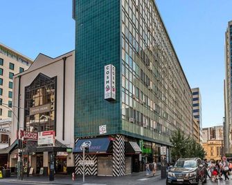 Cosmo on Bank - אדלייד - בניין