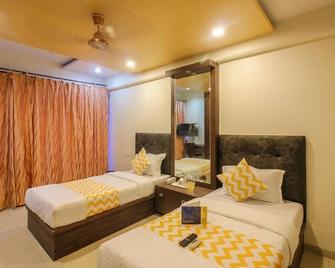 Hotel Panchvati Residency - Mumbai - Bedroom