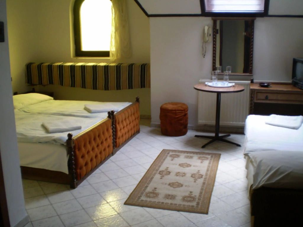 هوتل بالوتا - بودابست - غرفة نوم