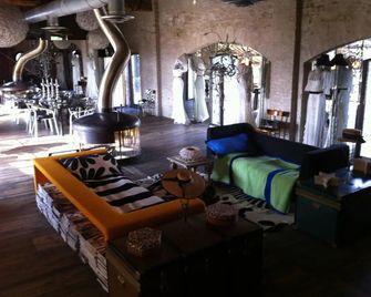 Loft Dellartista Eclettico, Originale, Unico - Ceresara