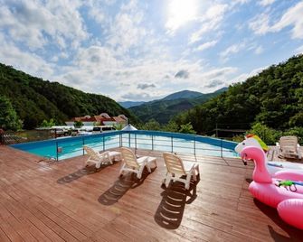 Kapyeong Roro Porae - Gapyeong - Piscina