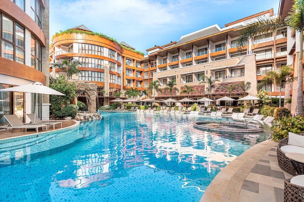 ماندارين باي ريزورت آند سبا - بوراكاي - حوض السباحة