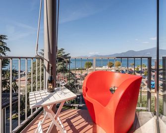 Hotel Al Castello - טורי דל בנאקו - מרפסת