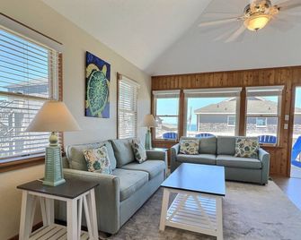 Sea Turtle- Semi-Oceanview- Short Walk to Beach- Community Pool & Spa - Buxton - Sala de estar