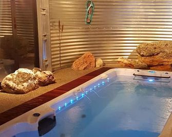 River Rock Estate - Cromwell - Spa