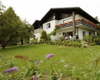Quiet, sunny vacation apartment with garden view - Maria Taferl - Edificio