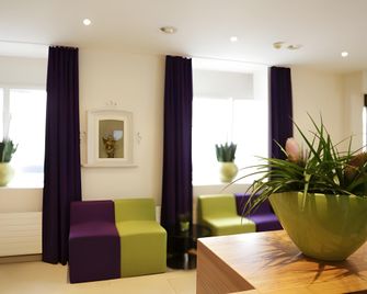 Walhalla Guest House - Zurich - Living room