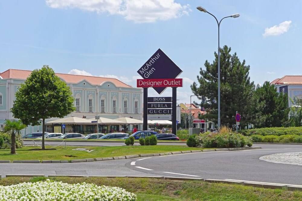 Fonix Hotel - Buk - Edificio