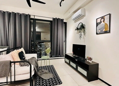 Urbansuite Breathtaking 3brhomestay Townb171 By Us - Penang - Living room