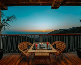 Mackenzie Luxury Boutique Stay By Quercus Oak Stays - Mussoorie - Balcony