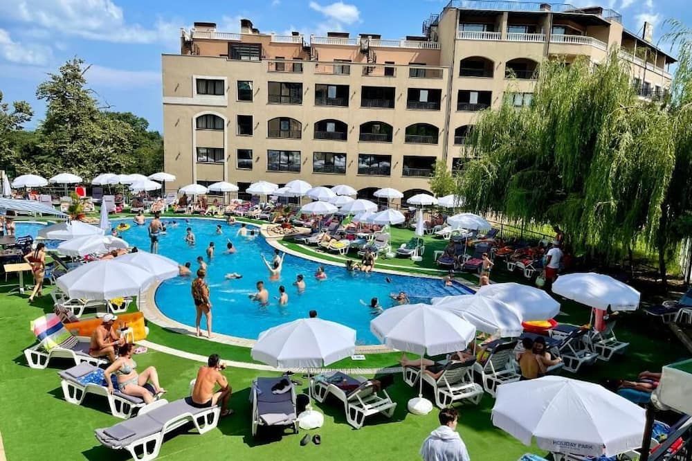 Holiday Park Hotel - וארנה