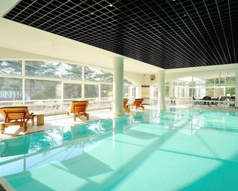 Resort Forest Hills Garden - Mihara - Pool