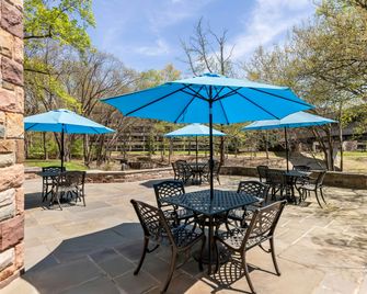 Holiday Inn Express Princeton Southeast - Princeton - Patio