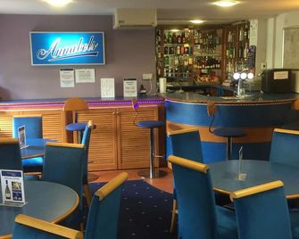 Redwings Lodge Sawtry Huntingdon - Huntingdon - Bar