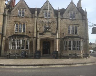 The Bear Hotel - Chippenham - Building