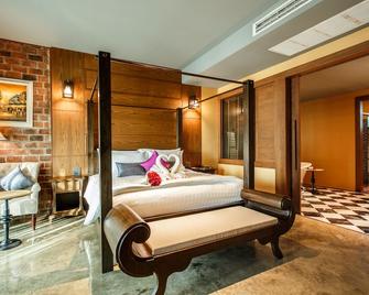 Hotel De L'amour Sha Plus - Prakhon Chai - Bedroom