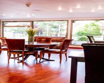 Adonis Gapotel - Gap